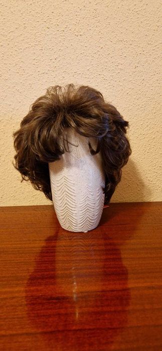 Peruca noua cu eticheta