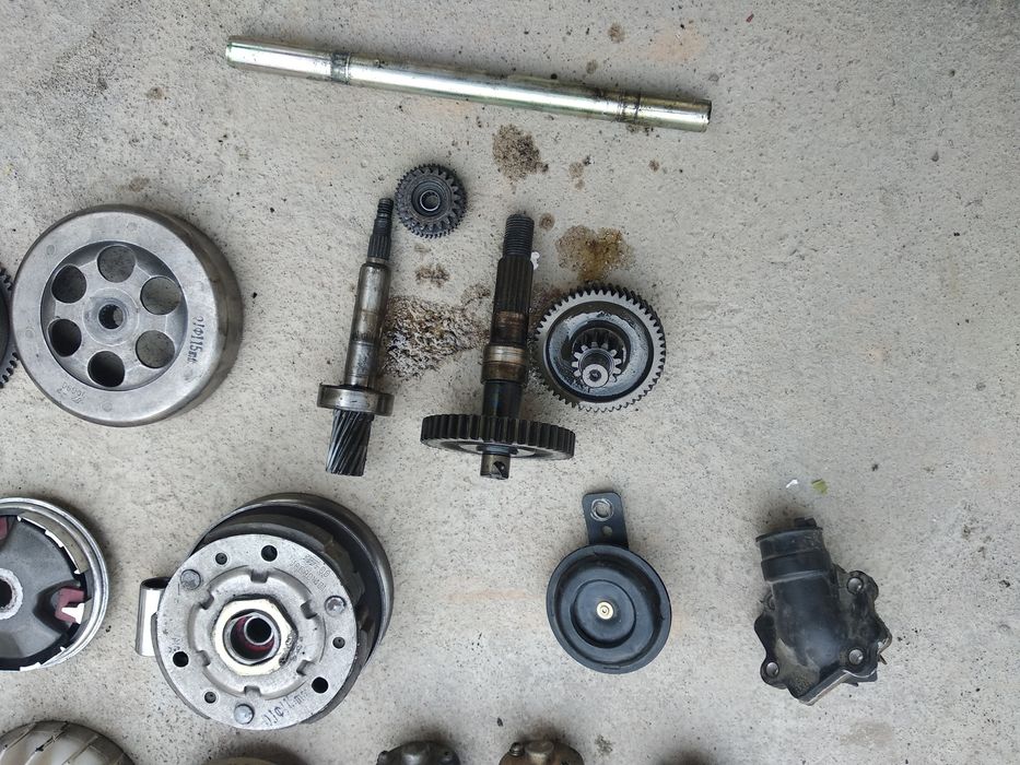 Запчасти для скутера Хонда или Сузуки