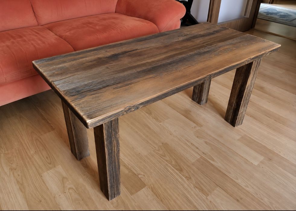 Masă rustică din lemn vechi, realizată artizanal 119,5 x 55x57 cm