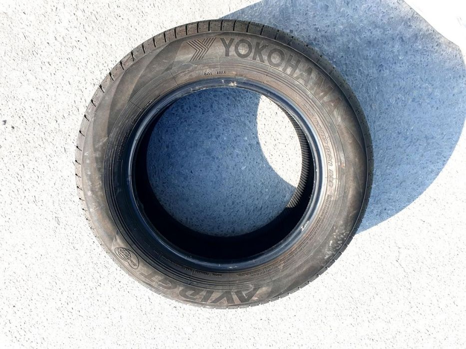 летни гуми Yokohama Avid GT 225/65R17 - на 7400км

Продававам 2 б