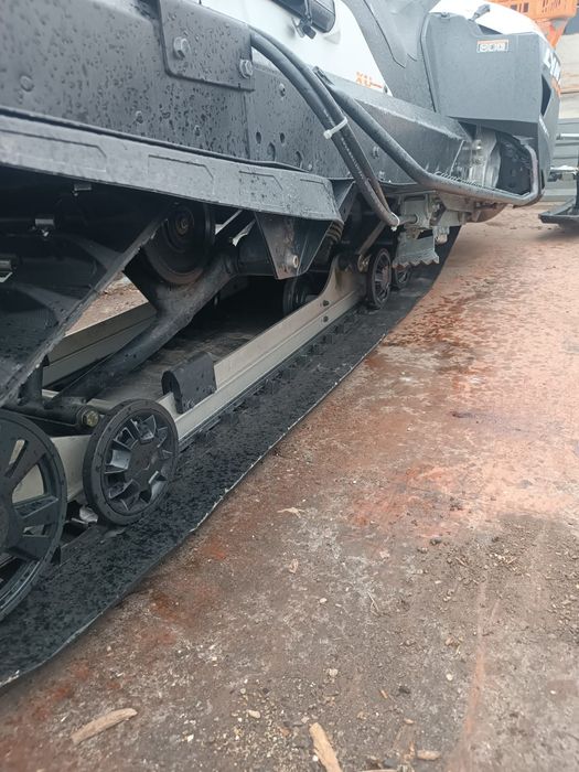 Snowmobil Lynx alpine