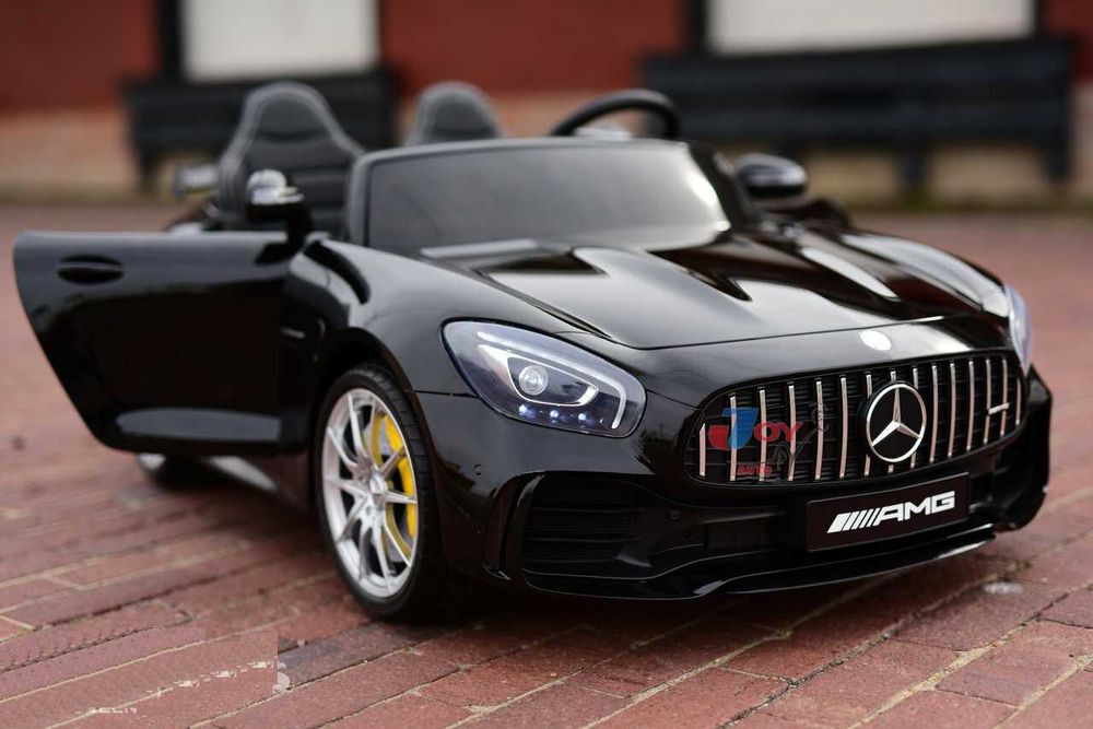 Акумулаторна кола двуместен Mercedes GT R Licensed 2X12V ,MP4