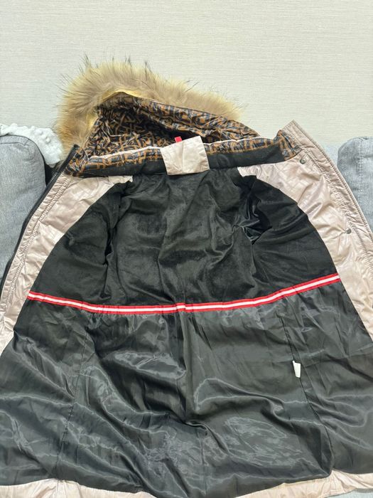 Детская куртка. Размер 134 см.