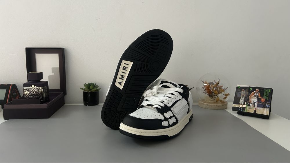 Amiri Skeleton low black & white
