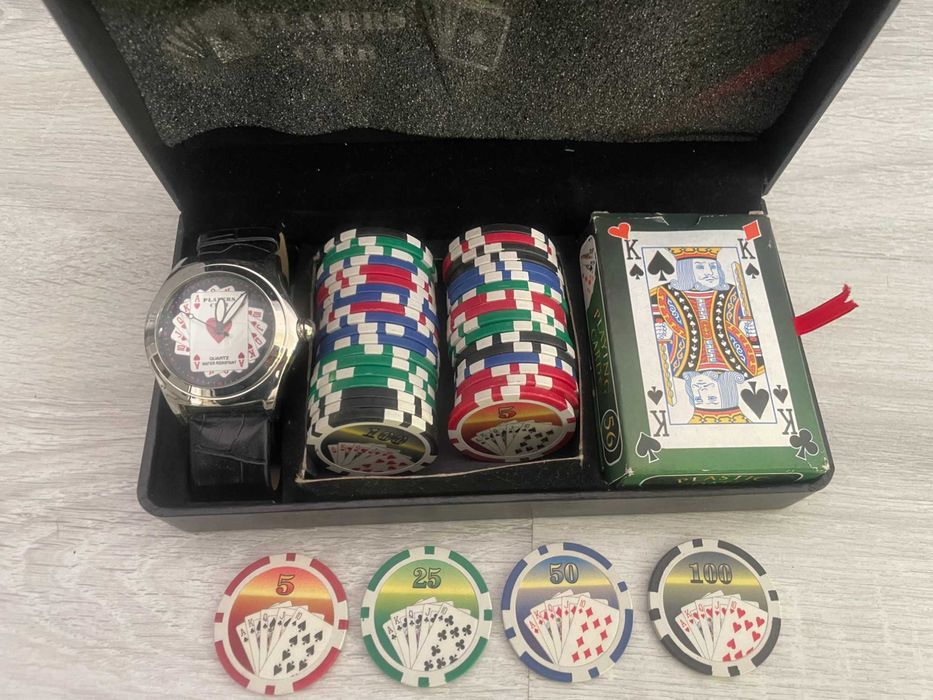 Комплект за покер Players Club в кожена кутия