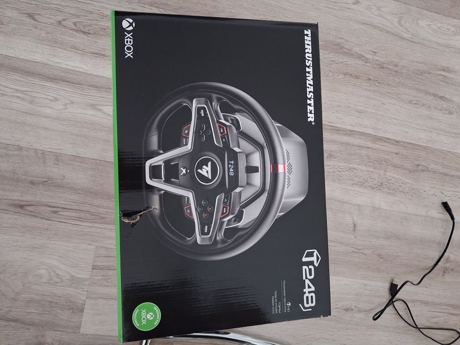 Vând volan Thrustmaster  T 248 pt XBOX și PS