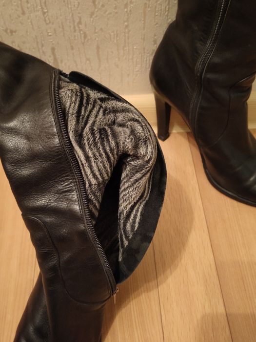 Продаю демисезонные сапоги