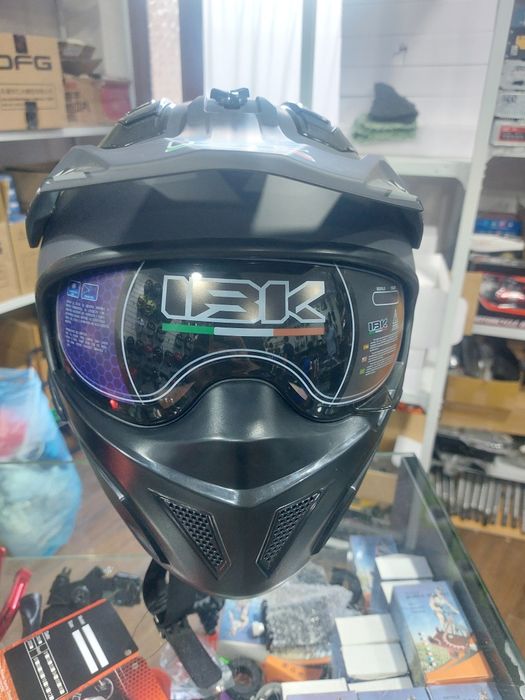 Har hil o’lchamdagi Kaska, Visor va Niqoblar