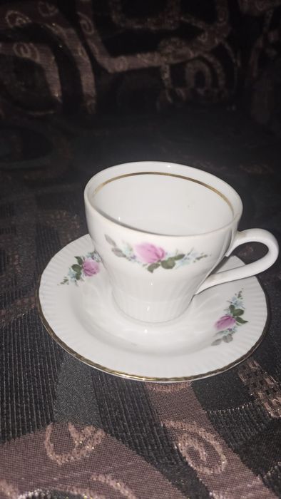 Продам недорого сервиз