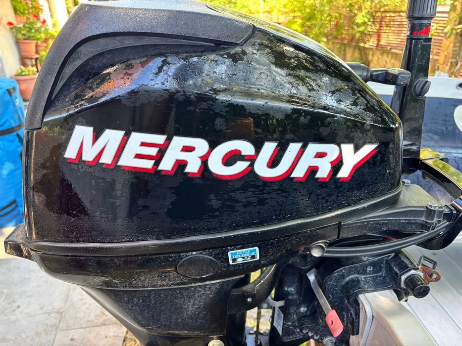 Лодка с колесар и мотор MERCURY Меркури