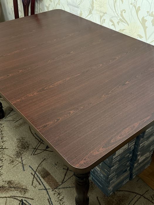 Стол со стульями