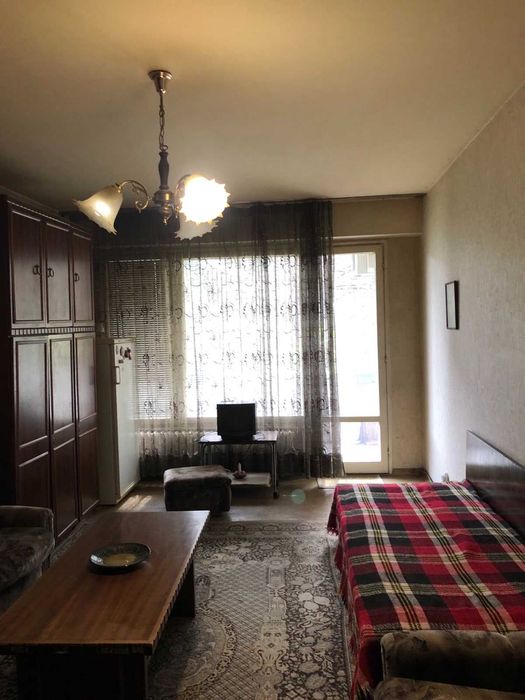 Тристаен апартамент в Люлин 4