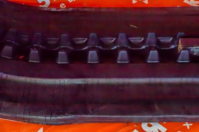 Резиновая гусеница 450x86x55 (D)