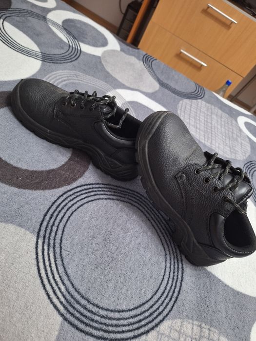 Pantofi lucru 41