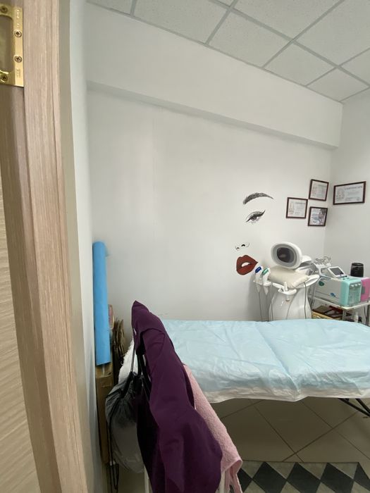 Сдам кабинет 14 кв. С мойкой.