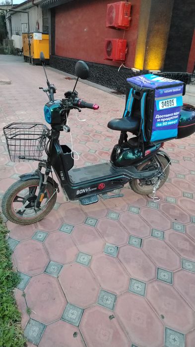Skuter sotiladi tezligi 40 km bir zaryatim bilan 45/ 50 km yuradimi