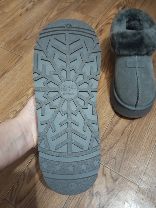Продам угги натуралька