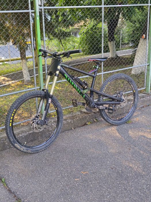 Bicicleta downhill Canyon torque frx