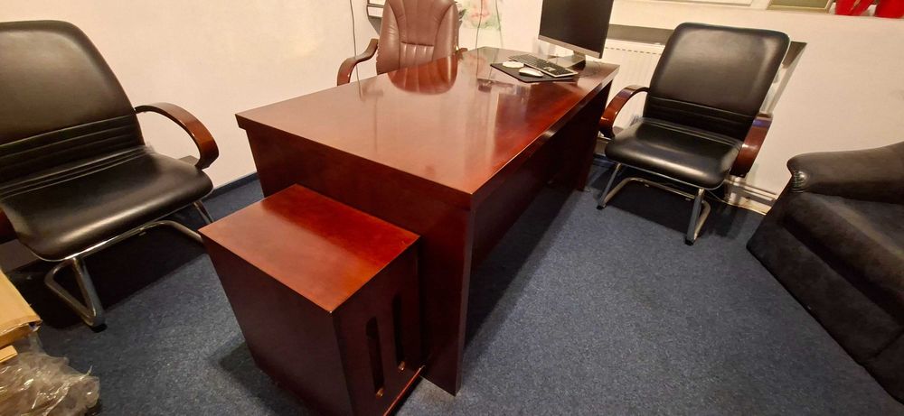 Set de mobilier managerial exclusiv Elvila – Elmoberom complet pentru firma,  masa protocol inclusa