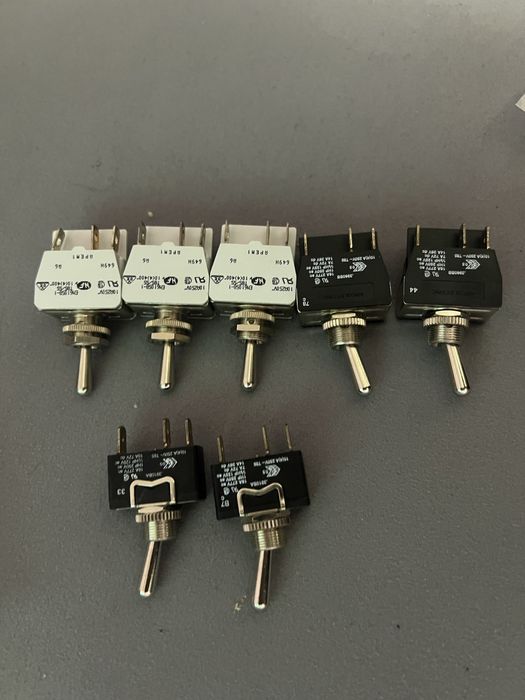 Intrerupator bipolar