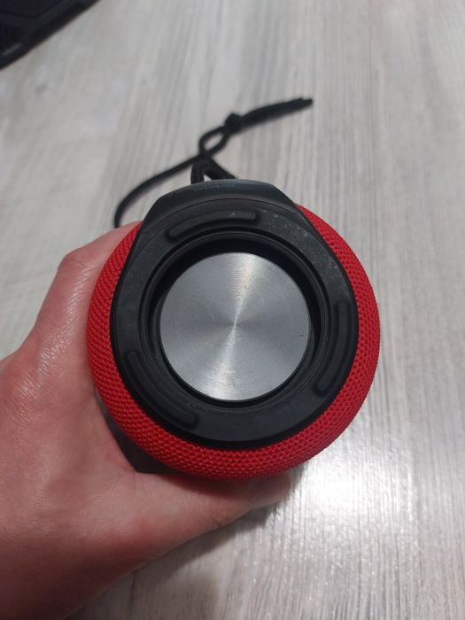 Vând doua boxe Bluetooth