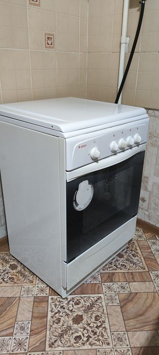 Продам газ плиту