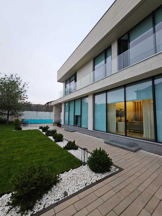 Продам дом 800 кв.м мкр. Баганашыл