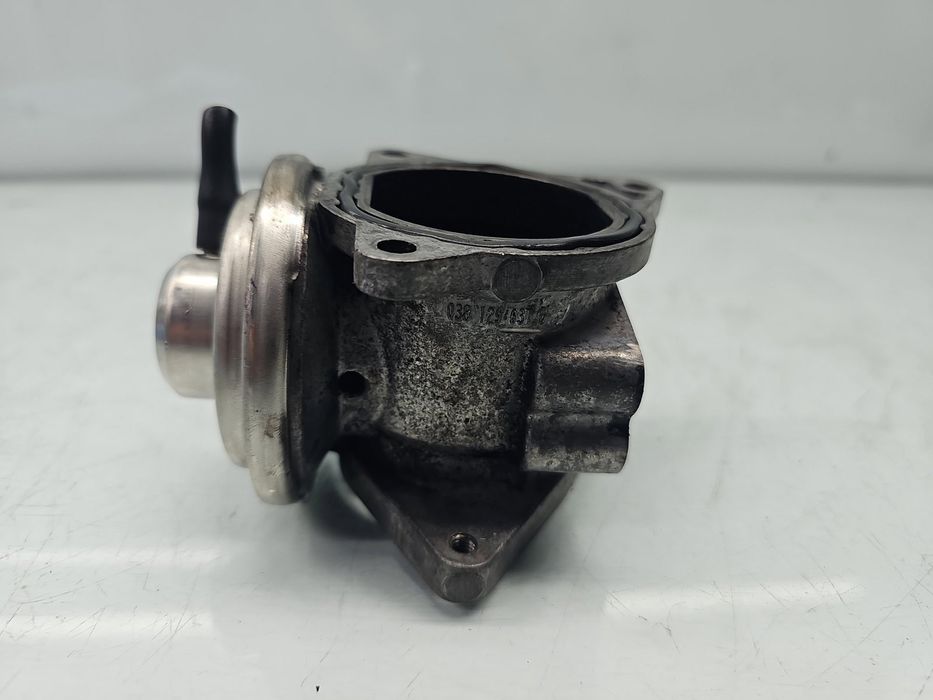 Supapa EGR Volkswagen Passat B6 (3C2) [Fabr 2005-2010] 038129637D 1.9
