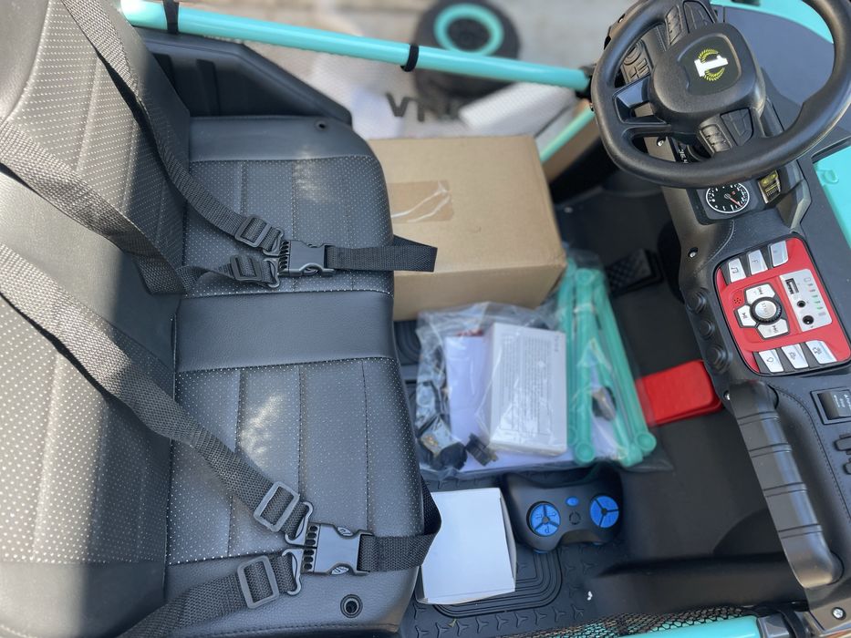 UTV electric pentru 2 copii Faster,  motoare 2x150W, baterie 24V 9Ah, telecomanda 2.4 GHz, roti din spuma EVA si Scaun Piele