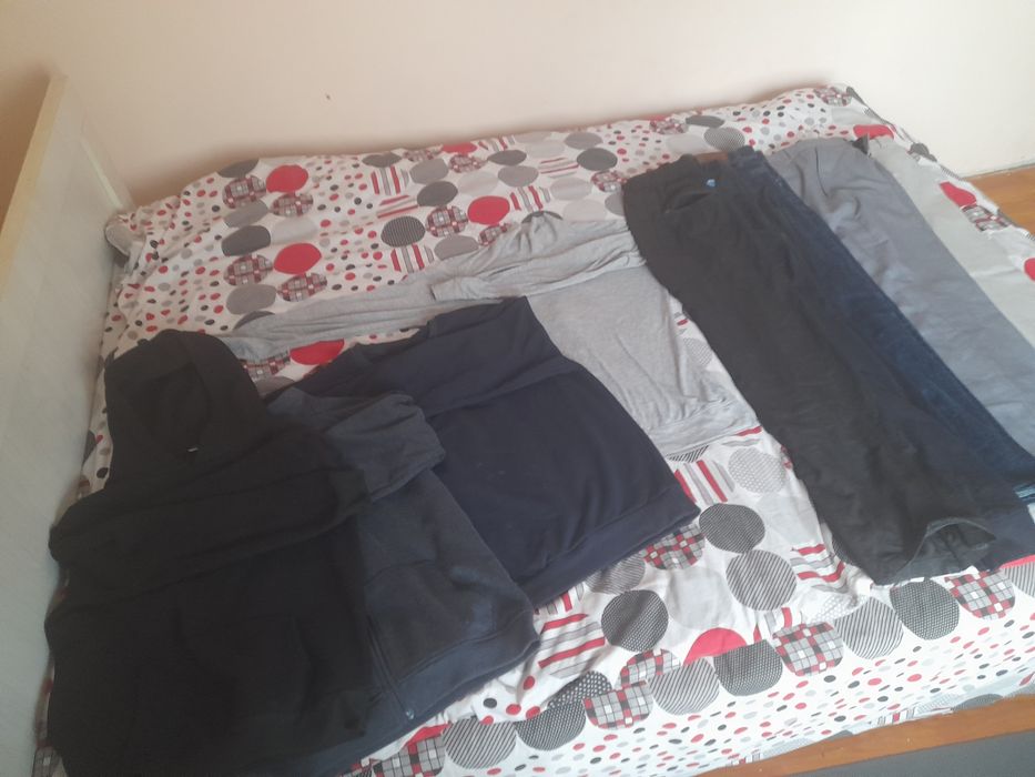 Целый большой пакет одежды