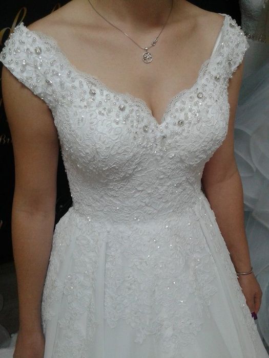 Ocazie!!! Rochie de mireasa superba M/L, de vânzare sau închiriat