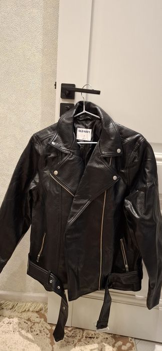 Женская черная куртка новая