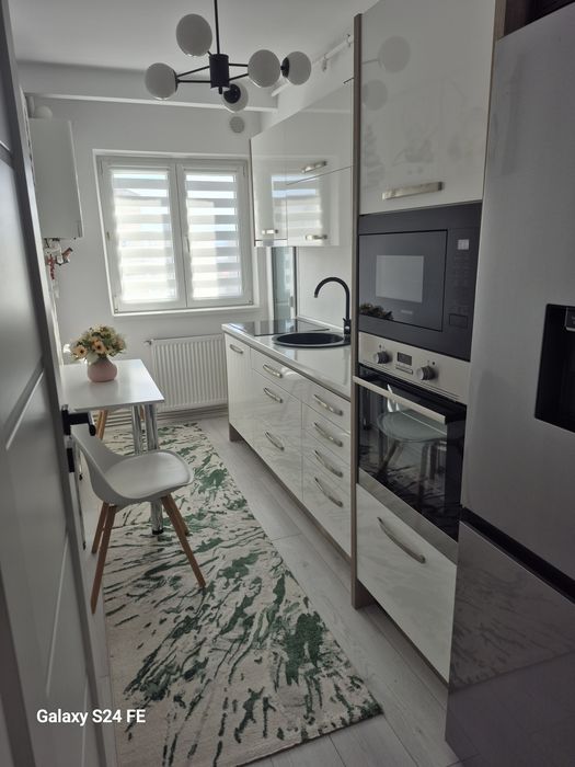 Vând apartament 2 camere Semaforului