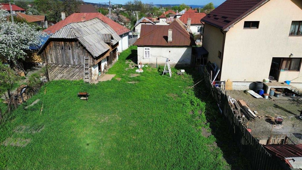 Casa + teren de vanzare