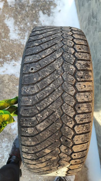 Шины шипованные б/у 225/60 R18