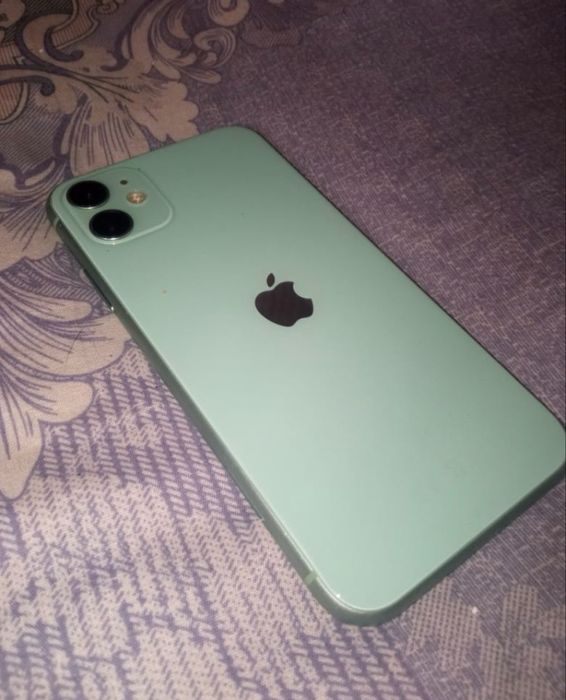 Продам iPhone 11