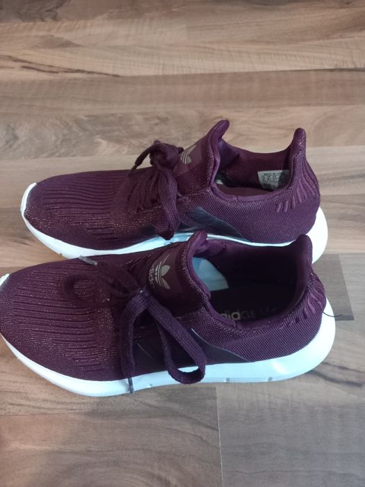 Дамски маратонки  ADIDAS 37,5