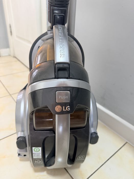 Пылесос от бренда LG,