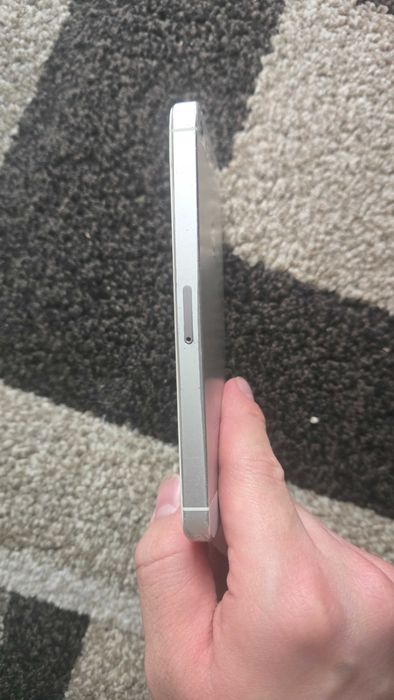 Iphone 5 (На запчасти/восстановление)