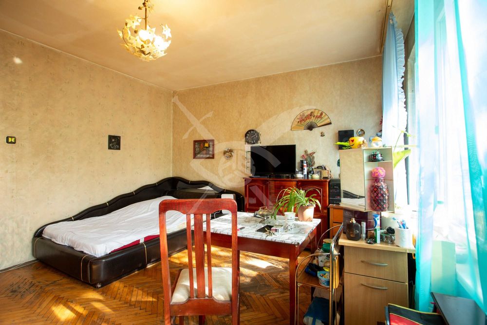 Продава се Двустаен апартамент в София, Толстой - 65 кв.м за 1462 €/кв.м - Снимка #1
