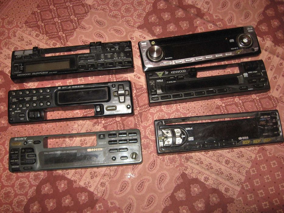 панели за  авто  радио касетофони и  плеъри