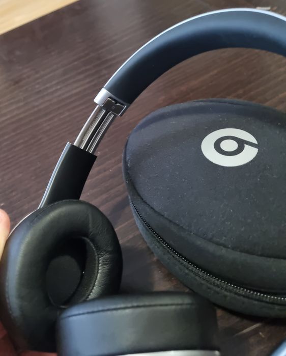 Beats Solo 2 Wireless – перфектно състояние, с калъф