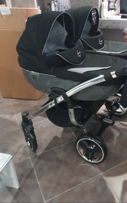 Количка за близнаци