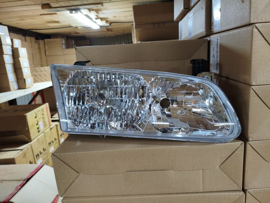 Продаю Фары передние Тойота Камри 25 USA