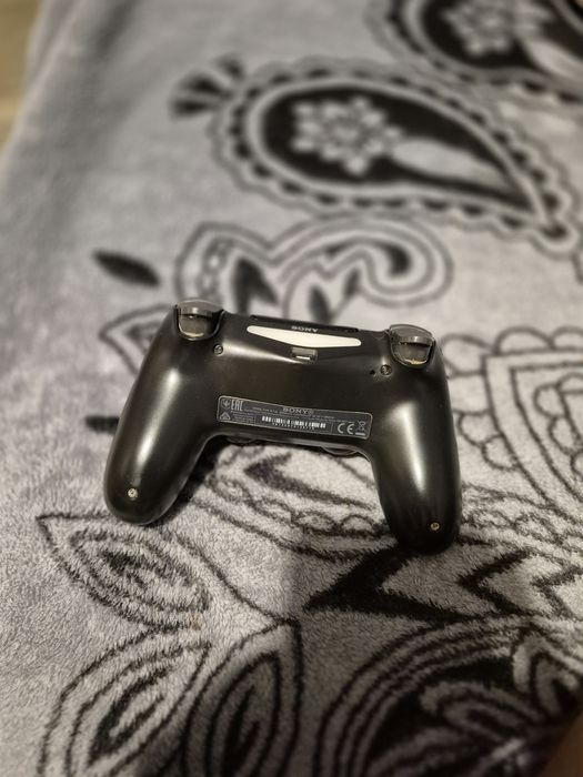 Vand maneta PS4 cu stickdrift