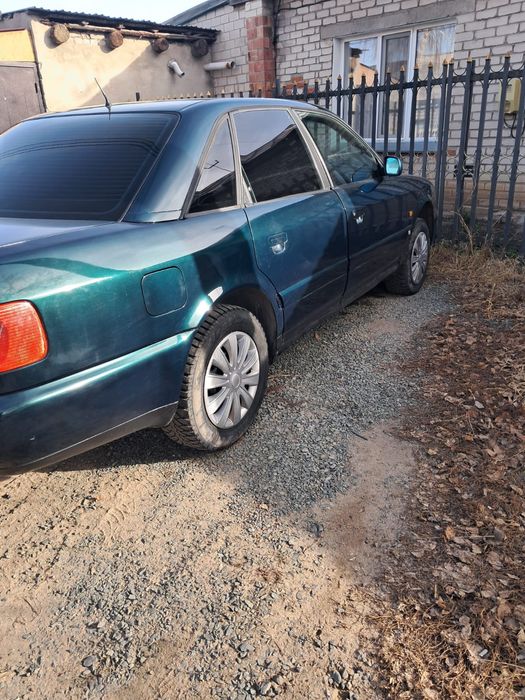 Продам Ауди  А6 С4