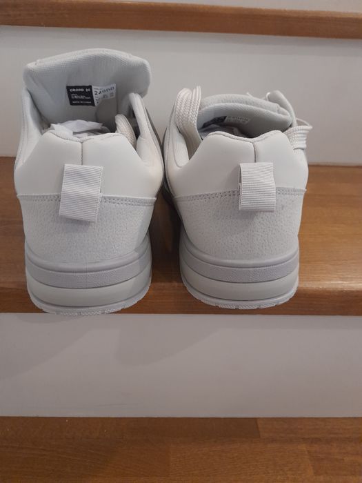 Adidași Cropp ,noi.