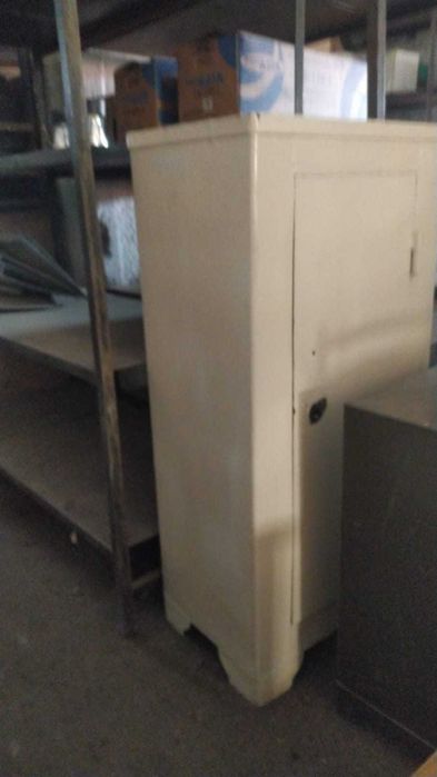 Продается сейф металлический