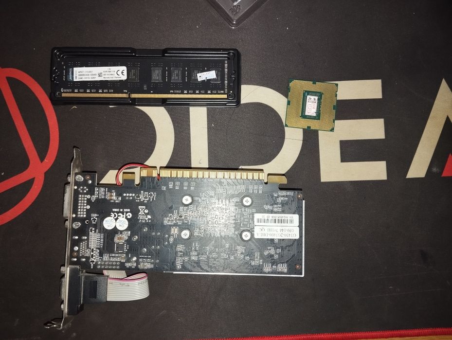 3 tasi birda GT 430.   DDR 3 8GB .e3-1230v2