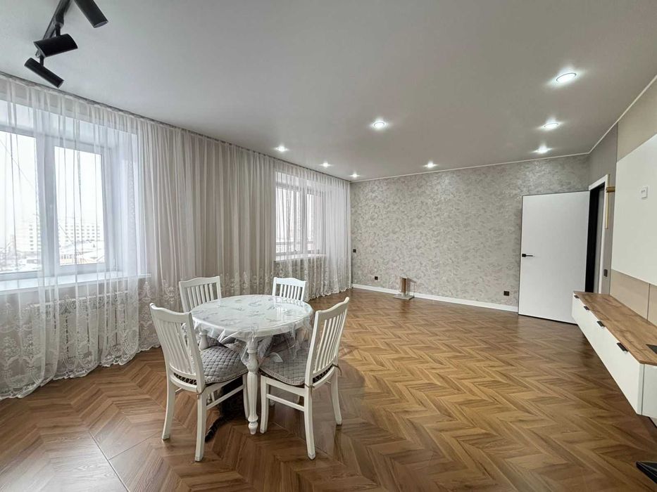 продам евро 3 комн квартиру